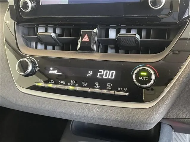 カローラ ツーリング ハイブリッド(トヨタ)の車両写真
