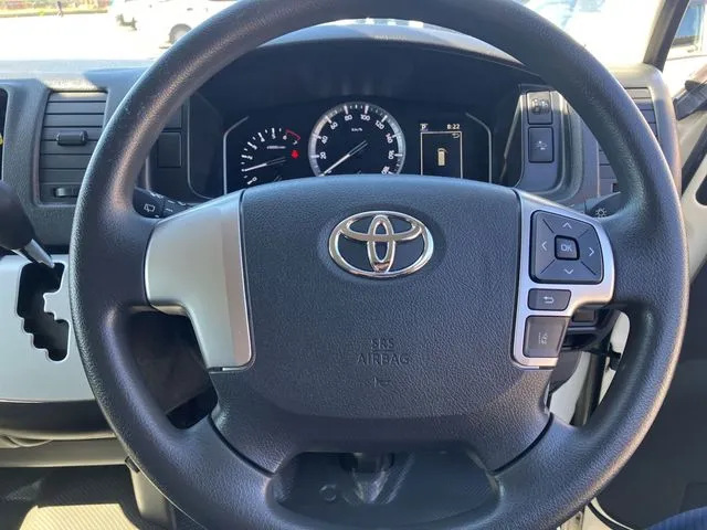 トヨタ ハイエースバン 1.2t 2WD