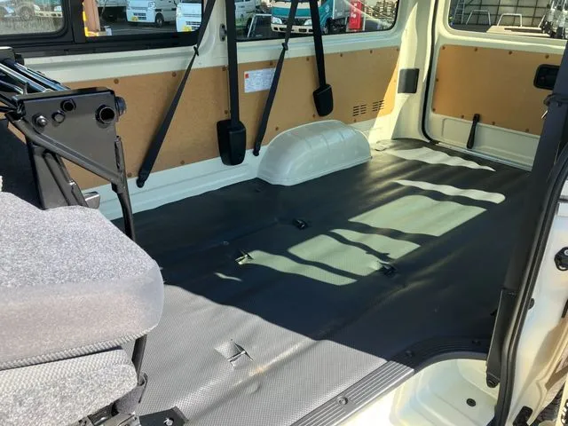 トヨタ ハイエースバン 1.2t 2WD