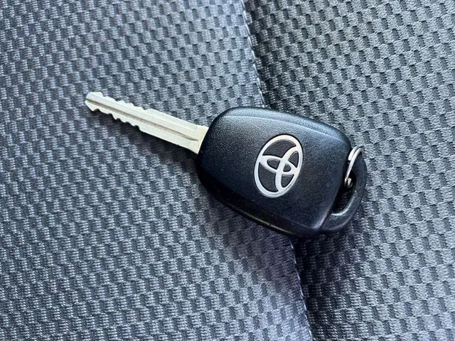 トヨタ ハイエースバン 1.2t 2WD
