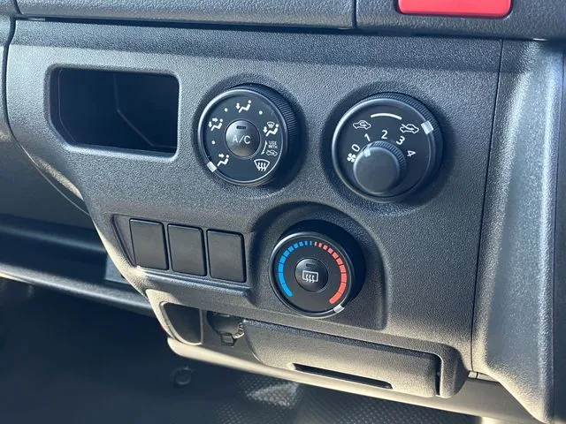 トヨタ ハイエースバン 1.2t 2WD