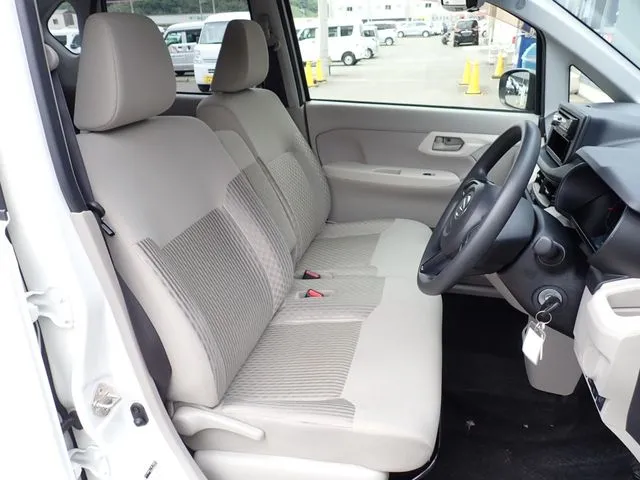 ムーヴ（ダイハツ）の車両写真