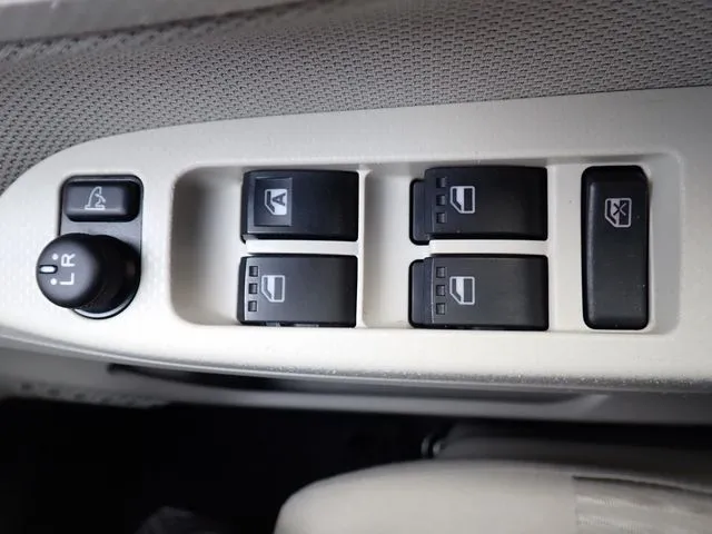 ムーヴ（ダイハツ）の車両写真