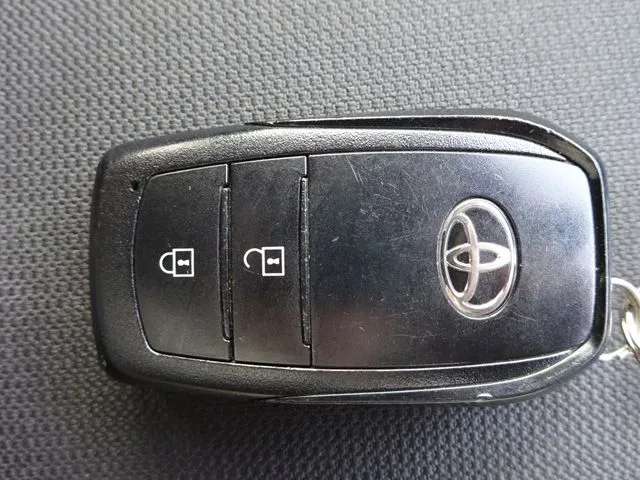 カローラ　ツーリング　ハイブリッド（トヨタ）の車両写真