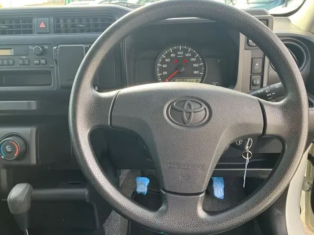 トヨタ　プロボックスバン　４ＷＤ