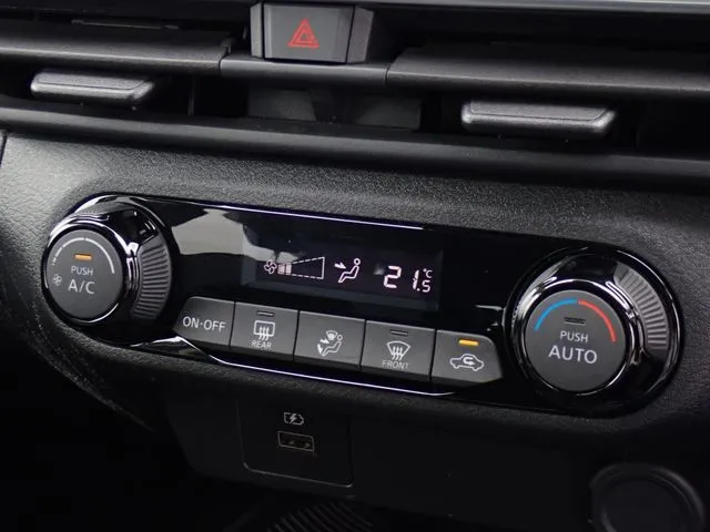 ノート(ニッサン)の車両写真