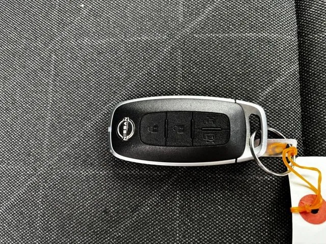 セレナ（ニッサン）の車両写真