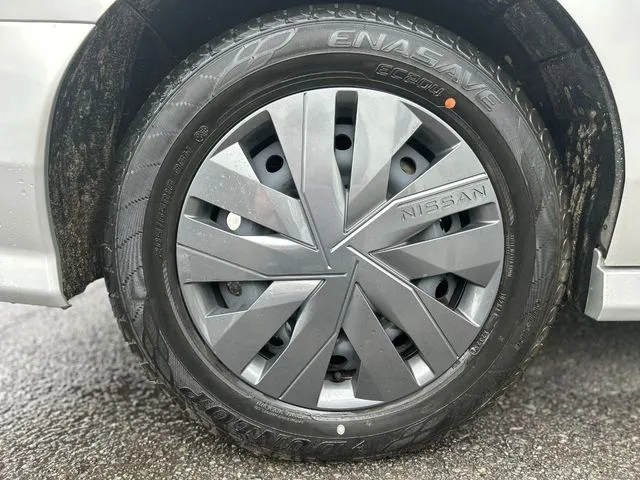 セレナ（ニッサン）の車両写真