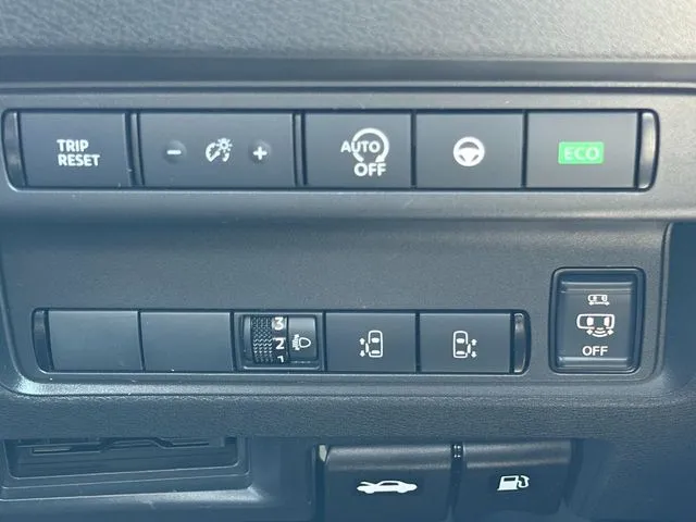 セレナ（ニッサン）の車両写真