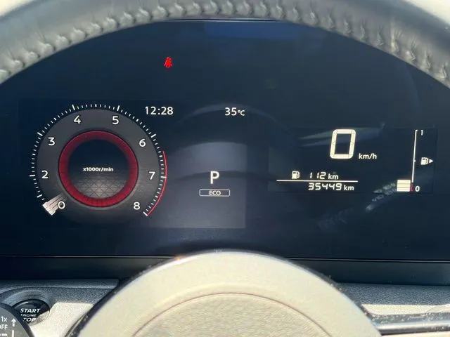 セレナ（ニッサン）の車両写真