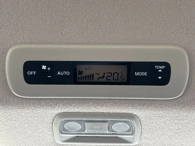 セレナ(ニッサン)の車両写真