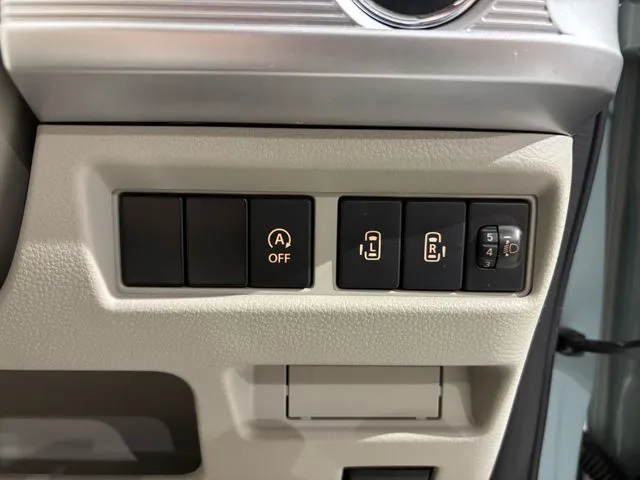 スペーシア（スズキ）の車両写真