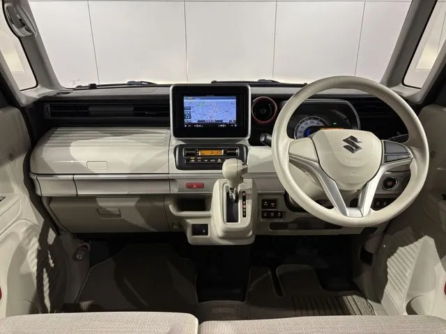 スペーシア（スズキ）の車両写真