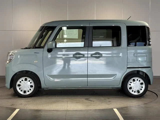 スペーシア（スズキ）の車両写真