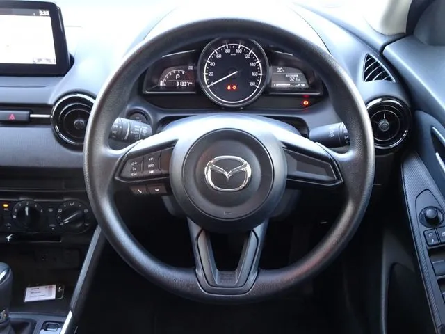 MAZDA2(マツダ)の車両写真