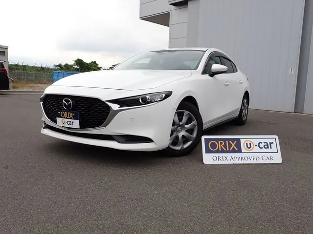 マツダ ＭＡＺＤＡ３　セダン