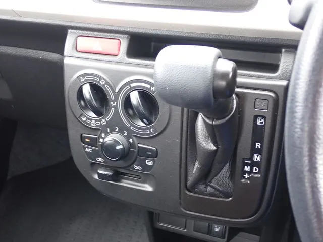 アルト　４ＷＤ（スズキ）の車両写真