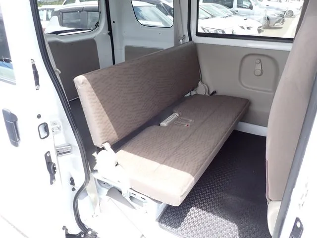エブリイバン（スズキ）の車両写真