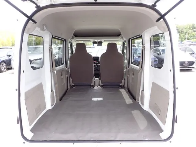 エブリイバン（スズキ）の車両写真