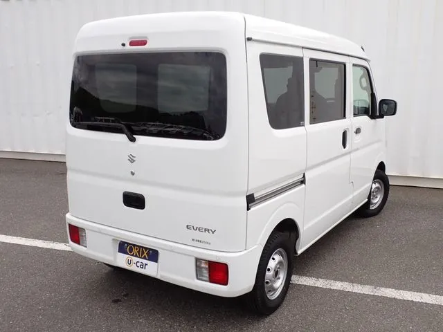 エブリイバン（スズキ）の車両写真