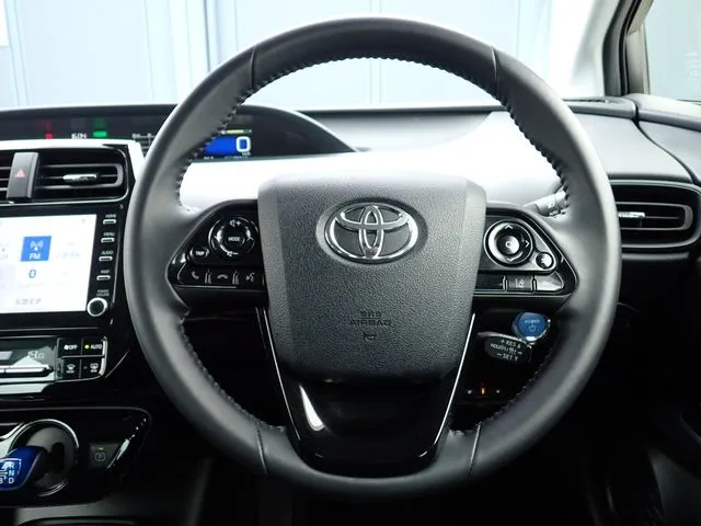 プリウス（トヨタ）の車両写真