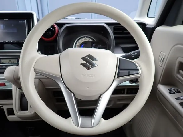 スペーシア（スズキ）の車両写真