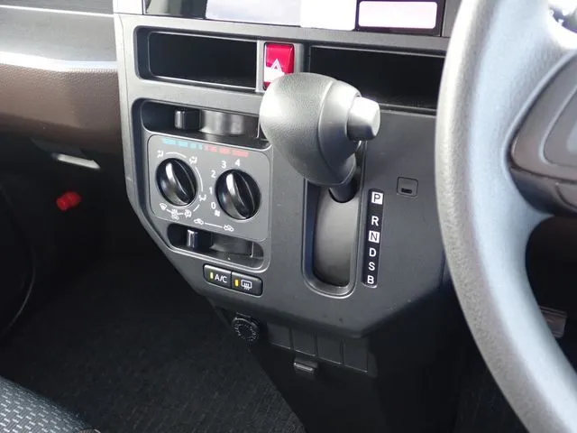 ルーミー（トヨタ）の車両写真