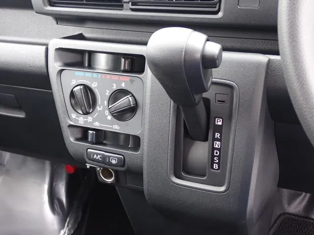 ハイゼットカーゴ（ダイハツ）の車両写真