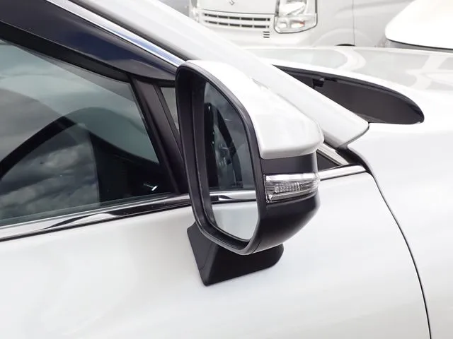 ハリアー　ハイブリッド（トヨタ）の車両写真