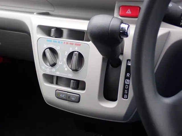 ミラ　イース（ダイハツ）の車両写真