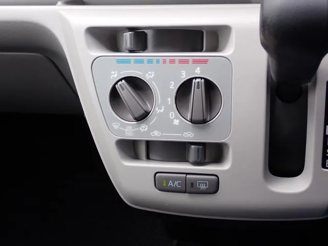 ミラ　イース（ダイハツ）の車両写真
