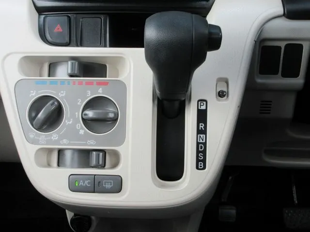 ムーヴ　４ＷＤ（ダイハツ）の車両写真