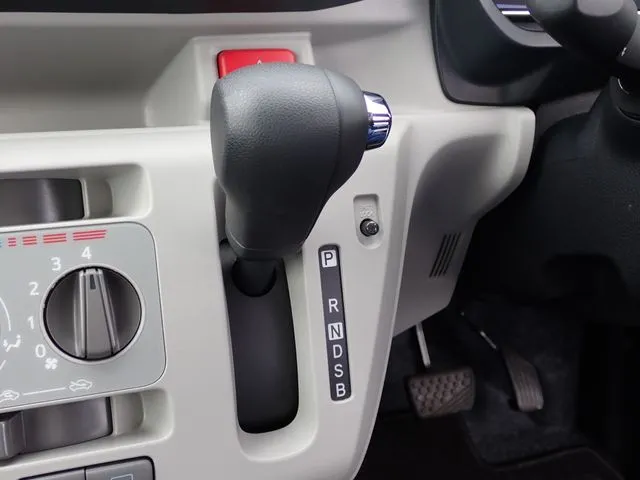 ミラ　イース（ダイハツ）の車両写真