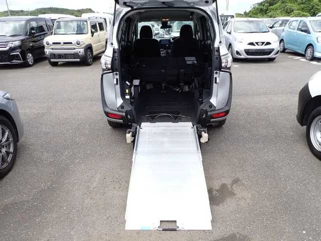 トヨタ　シエンタ