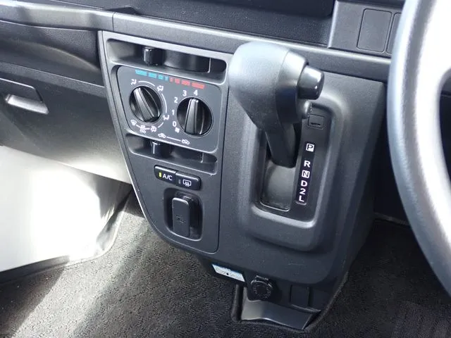 ハイゼットカーゴ（ダイハツ）の車両写真