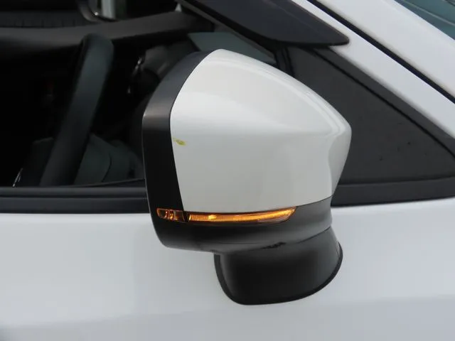 ＭＡＺＤＡ２（マツダ）の車両写真