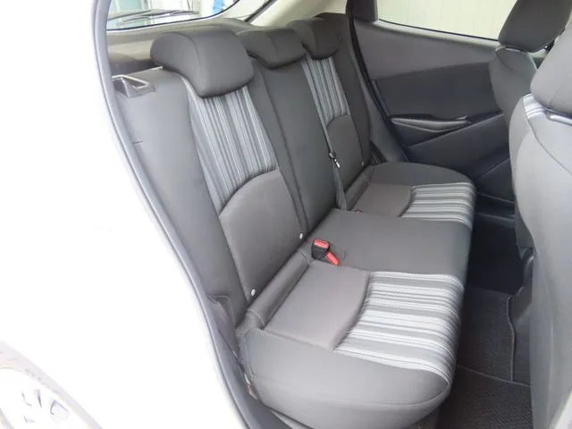 ＭＡＺＤＡ２（マツダ）の車両写真