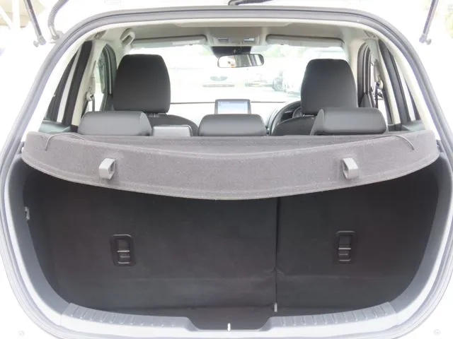 ＭＡＺＤＡ２（マツダ）の車両写真