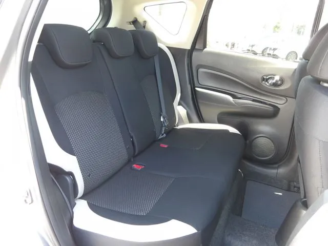 ノート（ニッサン）の車両写真