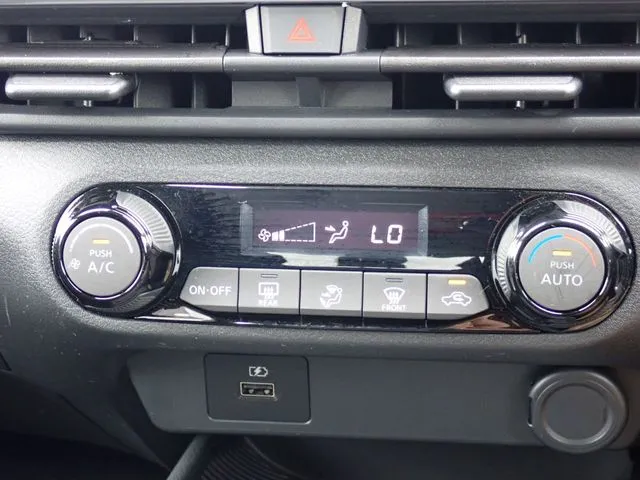 ノート（ニッサン）の車両写真
