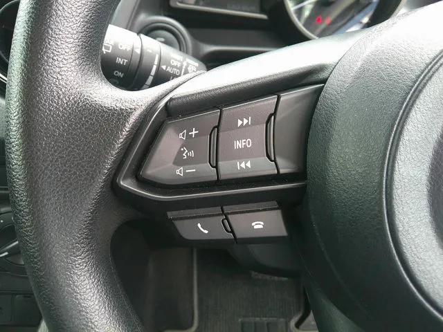 マツダ MAZDA2
