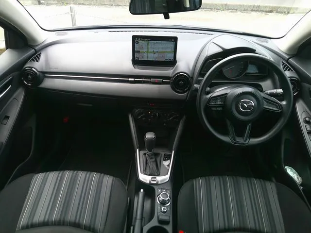 マツダ MAZDA2