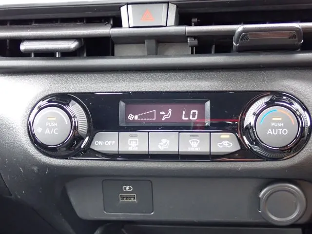 ノート（ニッサン）の車両写真