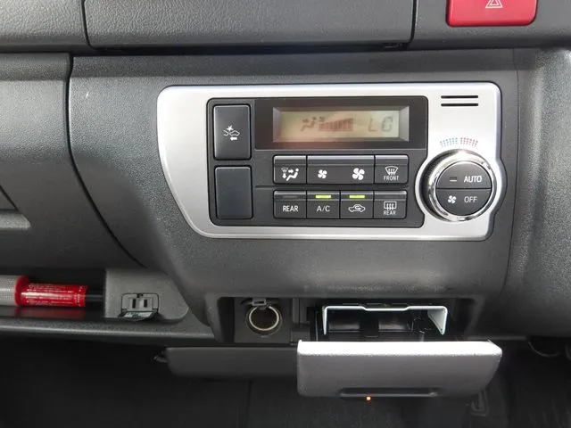 ハイエースバン　２ＷＤ（トヨタ）の車両写真