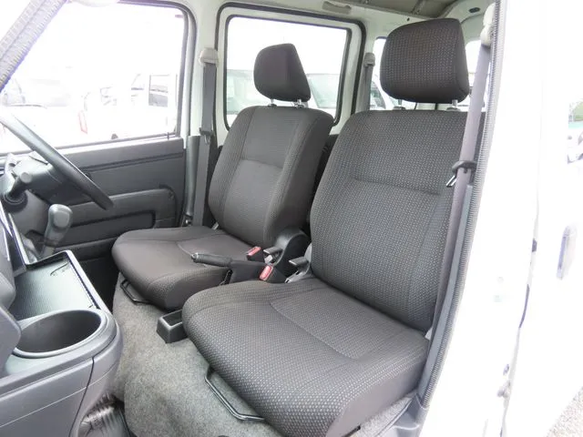 ハイゼットカーゴ(ダイハツ)の車両写真