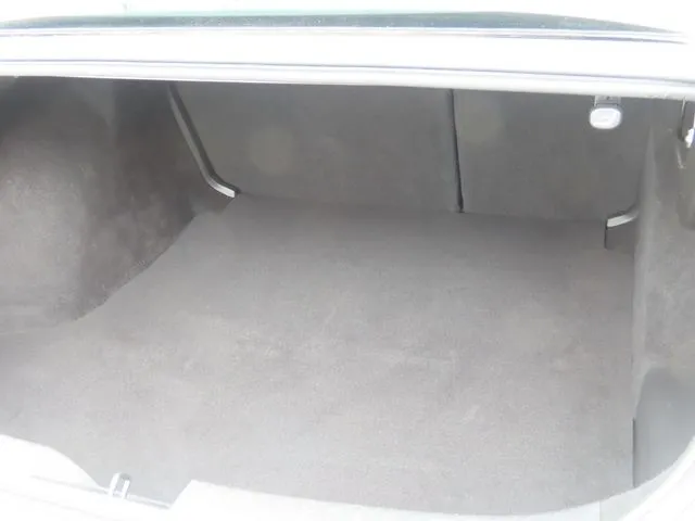 MAZDA3 セダン(マツダ)の車両写真