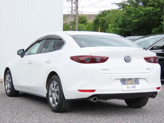 MAZDA3 セダン(マツダ)の車両写真