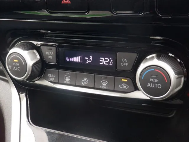 セレナ Sハイブリッド(ニッサン)の車両写真