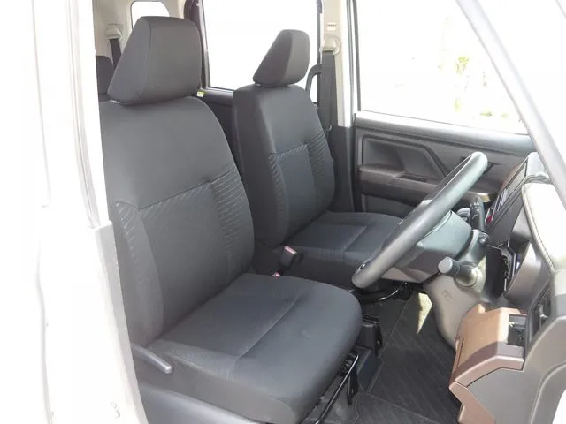 ジャスティ(スバル)の車両写真