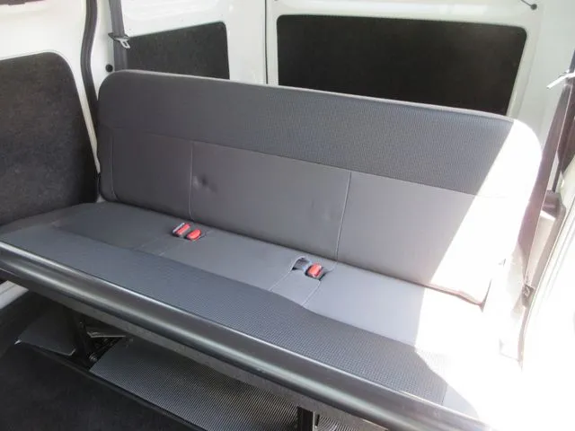 ニッサン NV200バネットバン 4WD